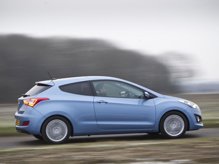  Hyundai i30 3-Door 2013 года  (UK) (фото 13 из 16)